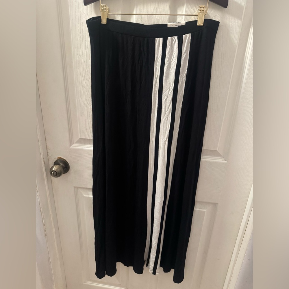 a.n.a Black and White Midi Skirt